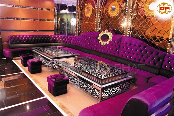 Màu tím là màu chủ đạo trong sản xuất những sản phẩm ghế karaoke này. Không gian thật sự nổi bật với điểm nhấn màu tím